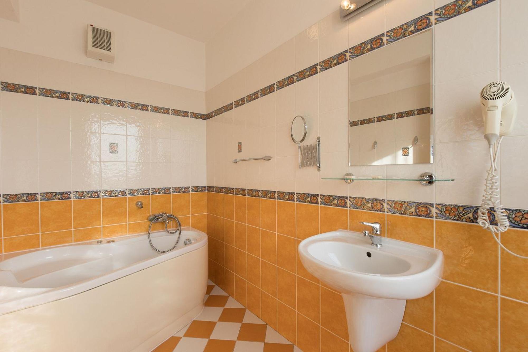 Hotel Belvedere Příbram Екстериор снимка