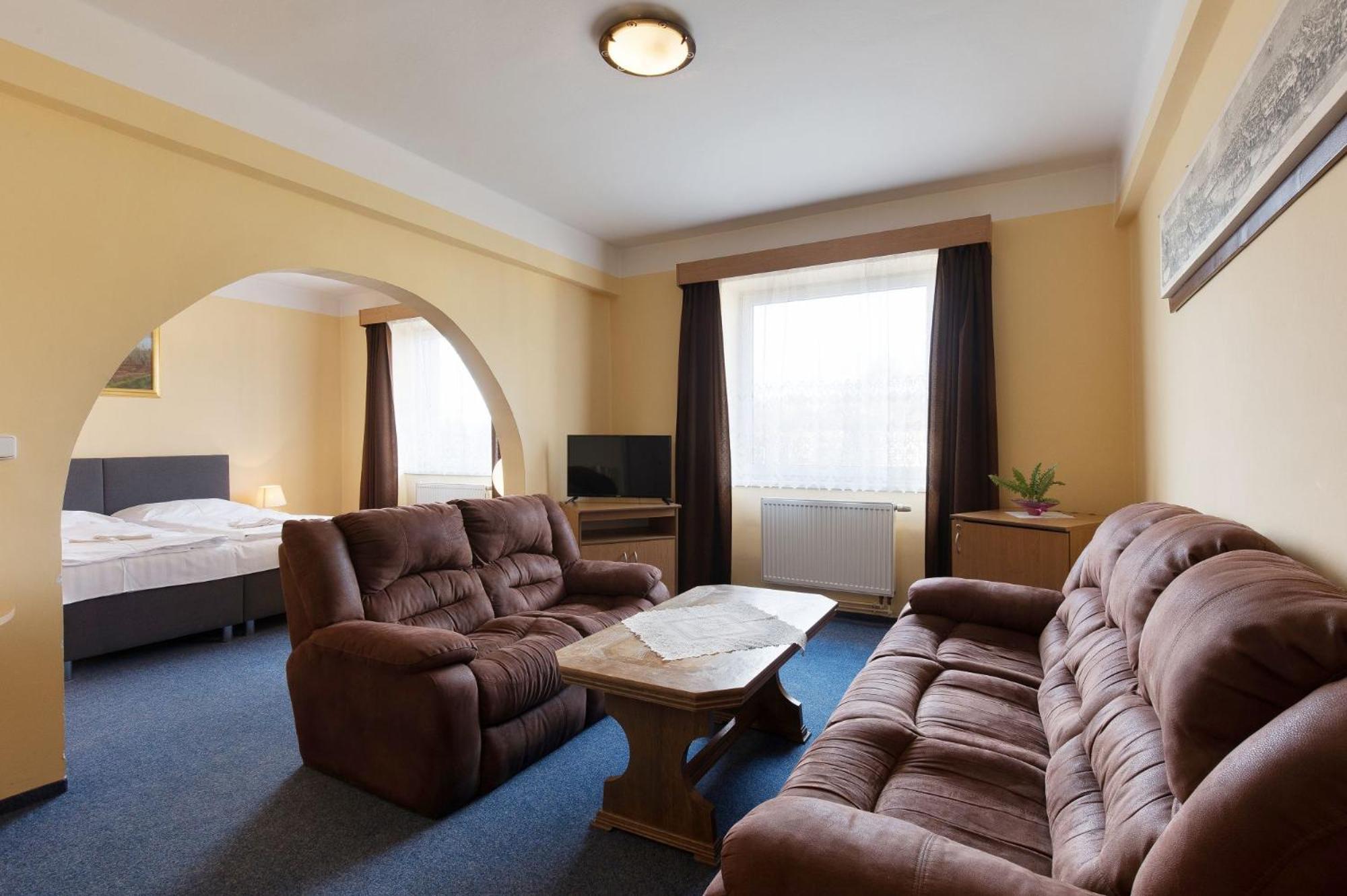 Hotel Belvedere Příbram Екстериор снимка